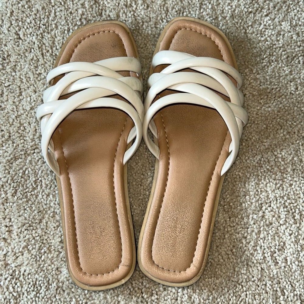 Beige Sandal (Universal Thread)